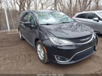  Salvage Chrysler Pacifica