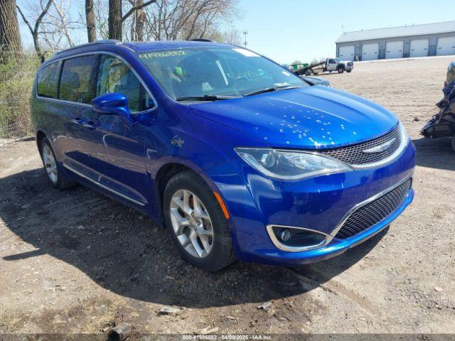  Salvage Chrysler Pacifica
