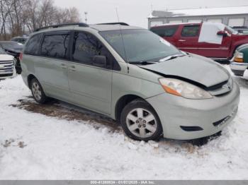  Salvage Toyota Sienna