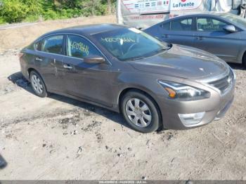 Salvage Nissan Altima