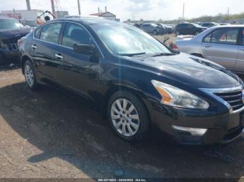  Salvage Nissan Altima