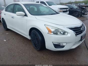  Salvage Nissan Altima