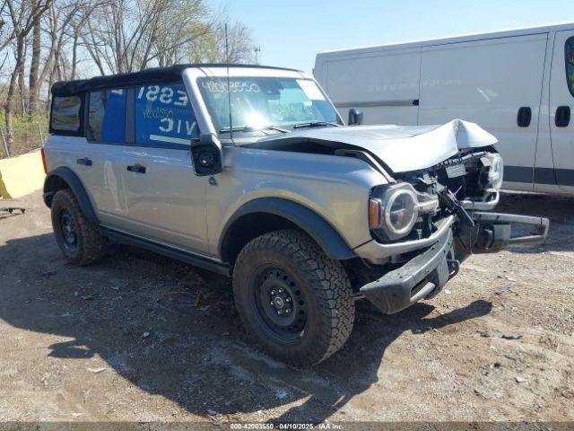  Salvage Ford Bronco