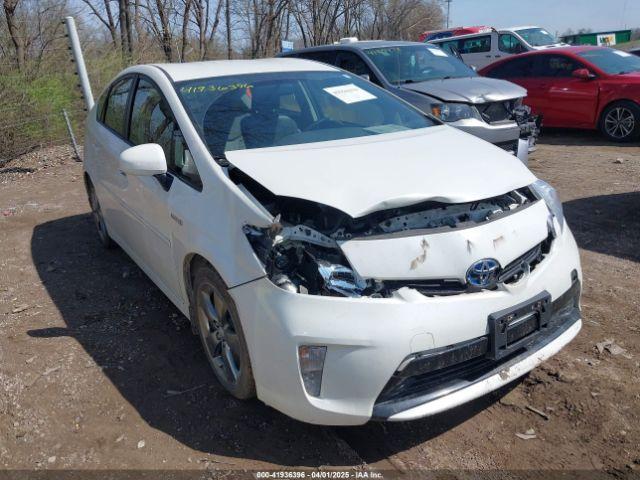  Salvage Toyota Prius