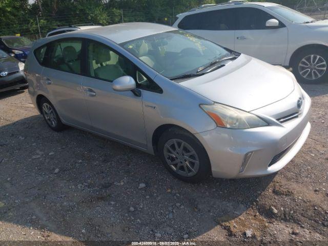  Salvage Toyota Prius v