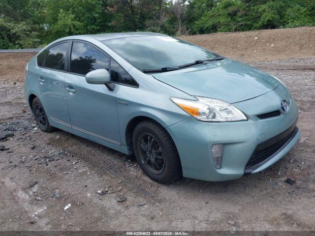  Salvage Toyota Prius