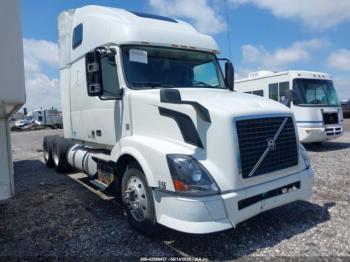  Salvage Volvo Vn