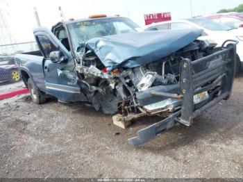  Salvage Chevrolet Silverado 2500