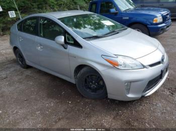  Salvage Toyota Prius