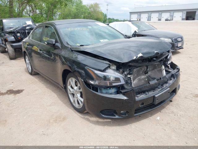  Salvage Nissan Maxima