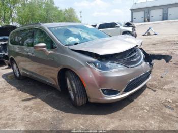  Salvage Chrysler Pacifica