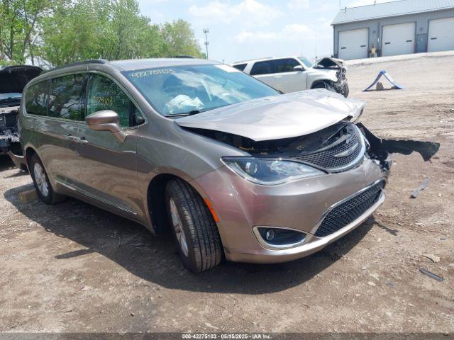  Salvage Chrysler Pacifica