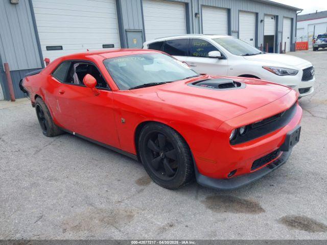  Salvage Dodge Challenger