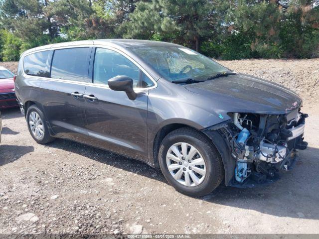  Salvage Chrysler Pacifica