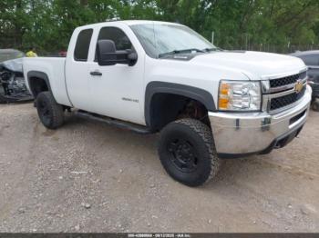  Salvage Chevrolet Silverado 2500