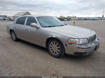  Salvage Lincoln Towncar