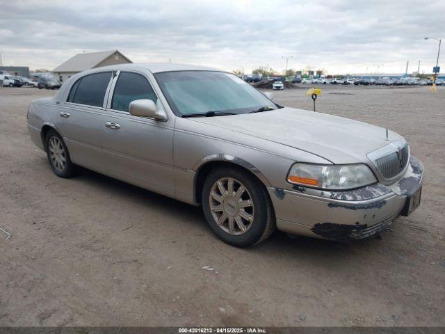  Salvage Lincoln Towncar