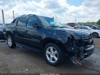  Salvage Chevrolet Avalanche 1500