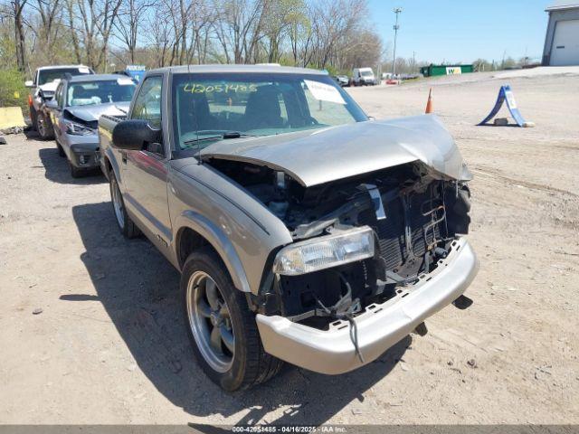  Salvage Chevrolet S-10