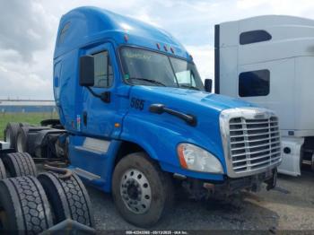  Salvage Freightliner Cascadia 125