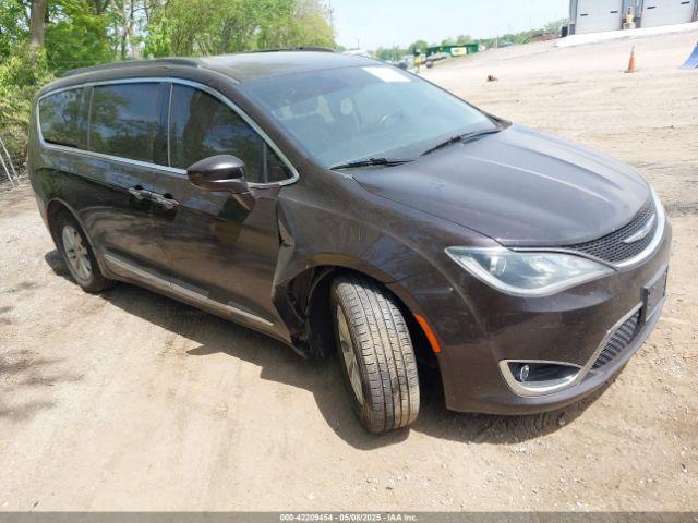  Salvage Chrysler Pacifica