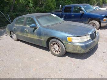  Salvage Lincoln Towncar