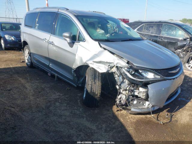  Salvage Chrysler Pacifica