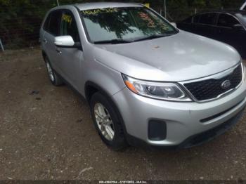  Salvage Kia Sorento