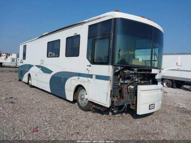  Salvage Freightliner Chassis