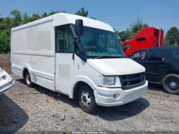  Salvage Isuzu Commercial Van
