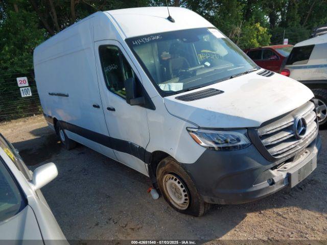  Salvage Mercedes-Benz Sprinter 2500