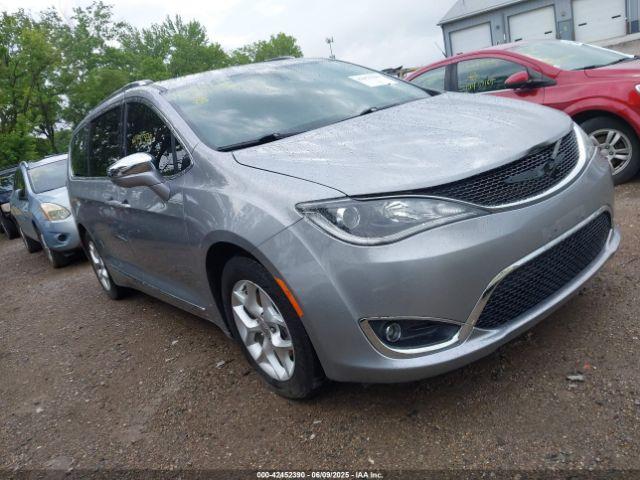  Salvage Chrysler Pacifica