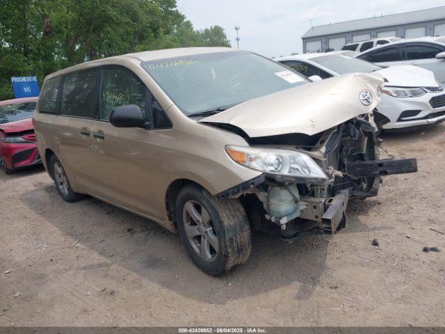  Salvage Toyota Sienna