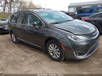  Salvage Chrysler Pacifica