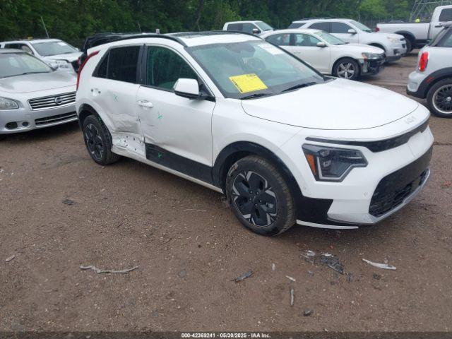 Salvage Kia Niro