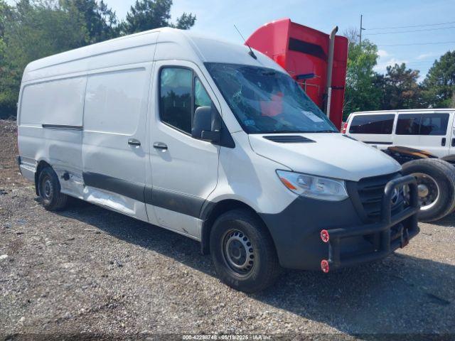  Salvage Mercedes-Benz Sprinter 2500