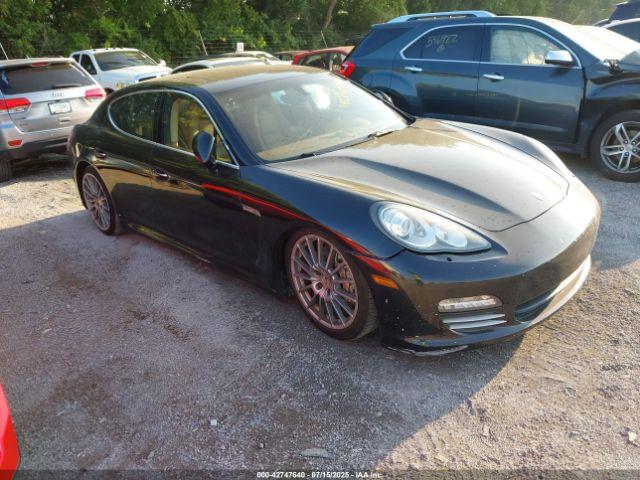  Salvage Porsche Panamera
