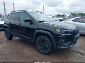  Salvage Jeep Cherokee