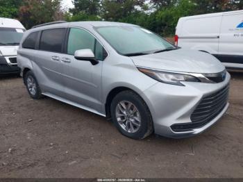  Salvage Toyota Sienna