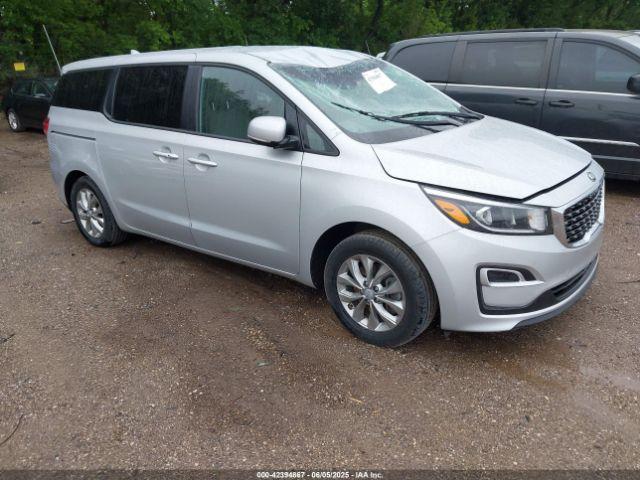  Salvage Kia Sedona