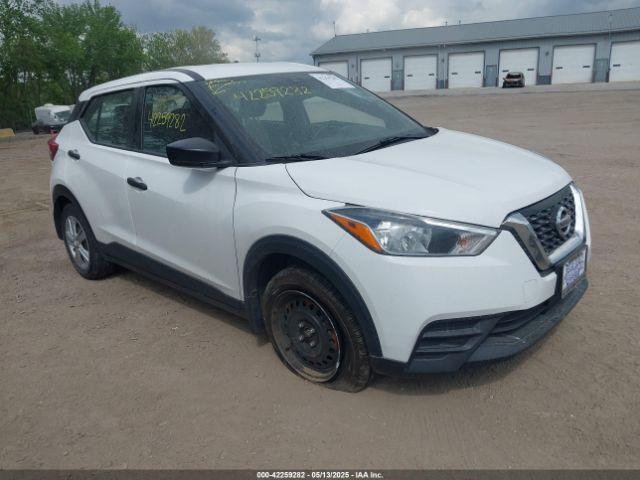  Salvage Nissan Kicks