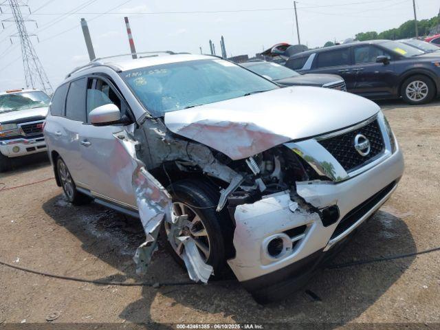  Salvage Nissan Pathfinder