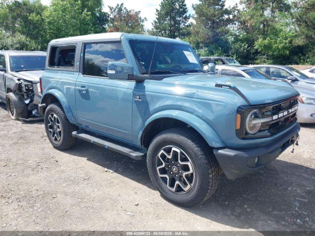  Salvage Ford Bronco