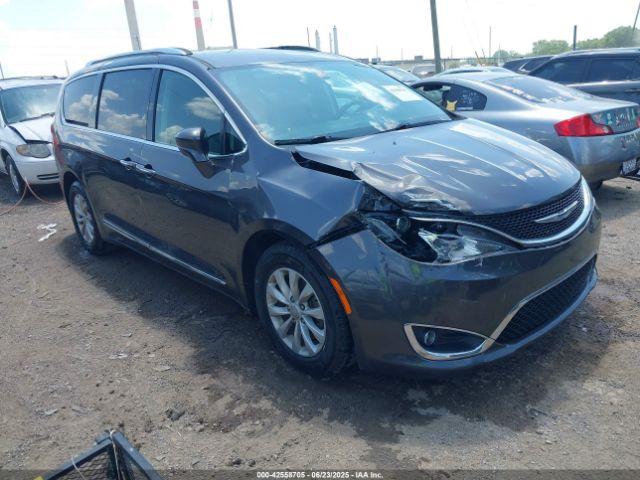  Salvage Chrysler Pacifica
