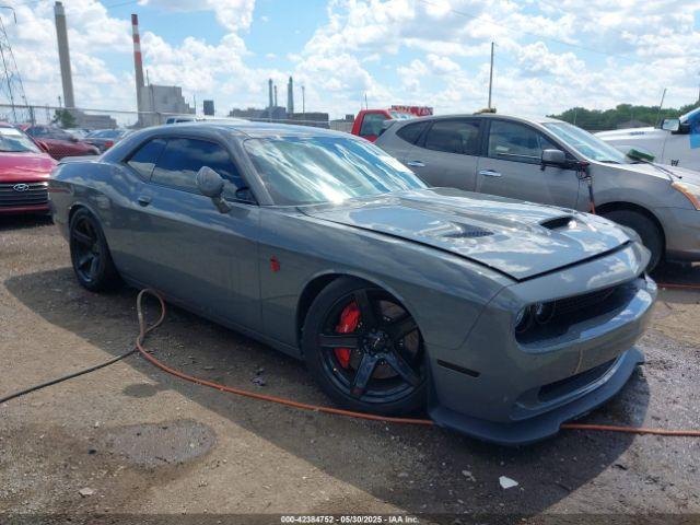  Salvage Dodge Challenger