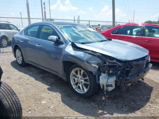  Salvage Nissan Maxima