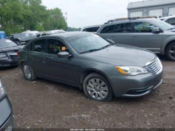  Salvage Chrysler 200