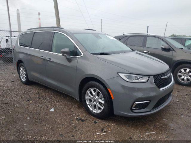  Salvage Chrysler Pacifica