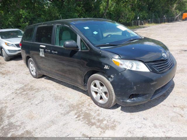 Salvage Toyota Sienna