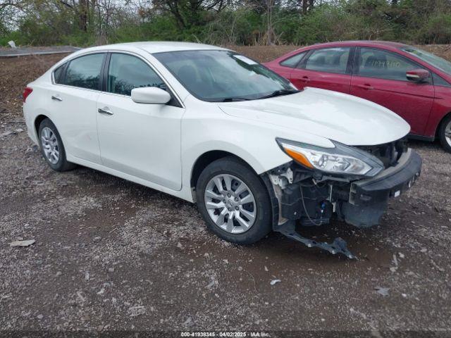  Salvage Nissan Altima